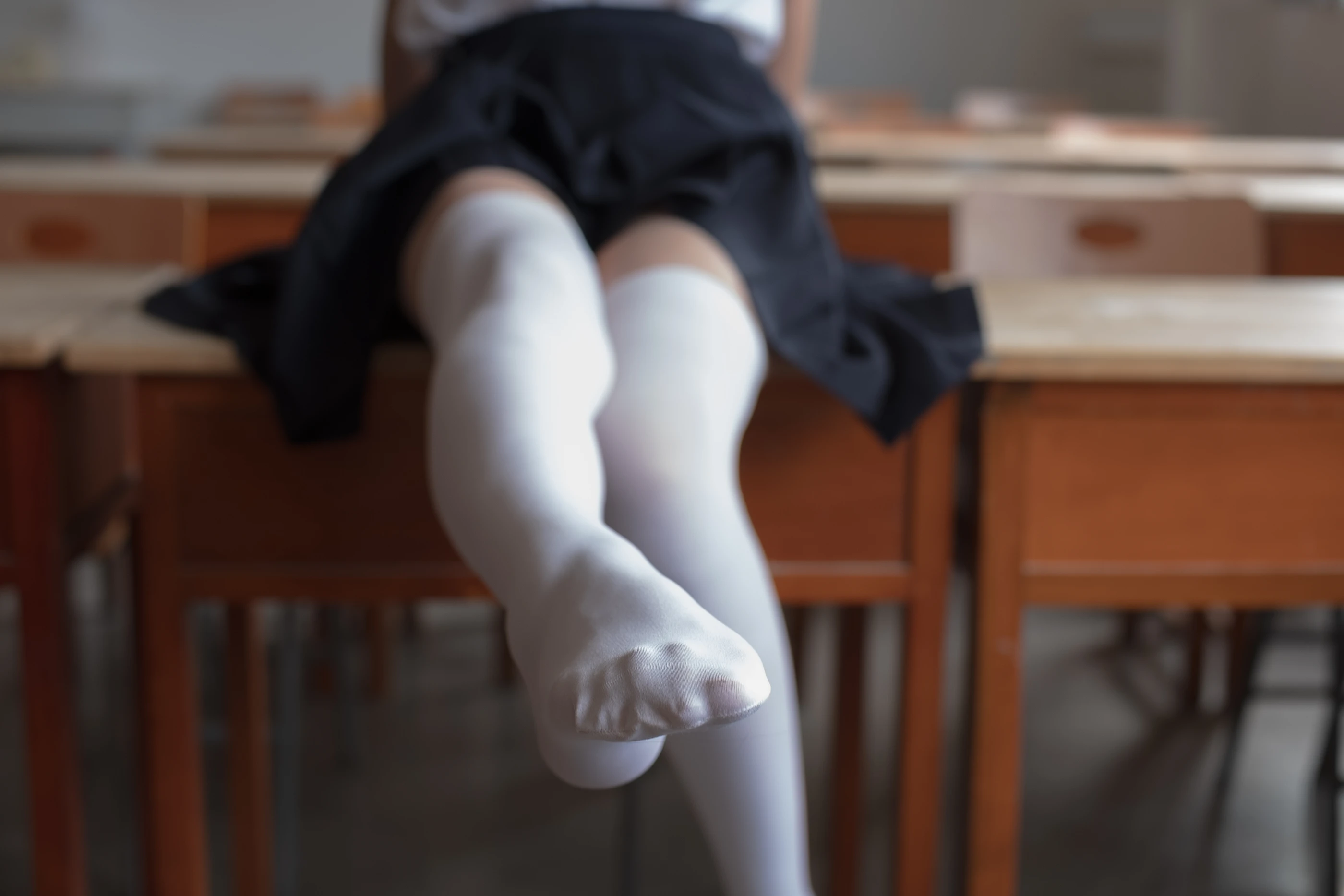 森萝财团 [BETA-022] 教室里的JK白丝少女 [66P]插图